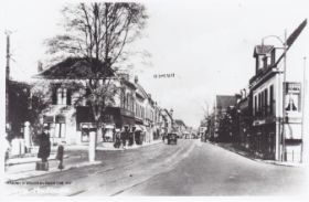 Hoofdstraat Velp medio jaren veertig FB 17 aug. 2015.jpg