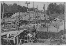 Groot werk aan viaduct de steeg rheden 13 mei 1927 FB 12 april 2015 met RWB en WP.jpg