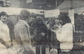 Spoorstraat Braderie mei 1982-2 FB 17 febr. 2016.jpg