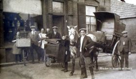 Bakkerij  van Boven in 1906 getroffen door uitslaande brand in Dorpsstraat FB en site 31 jan. 2015 met RWB.jpg