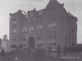 Gemeentehuis 1913 FB en site 17-4-2017.jpg